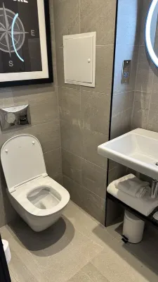 Ibis Styles London Gatwick Airport Rooms Photos