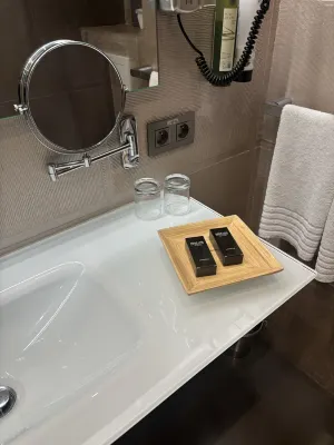 New Hotel Charlemagne Rooms Photos