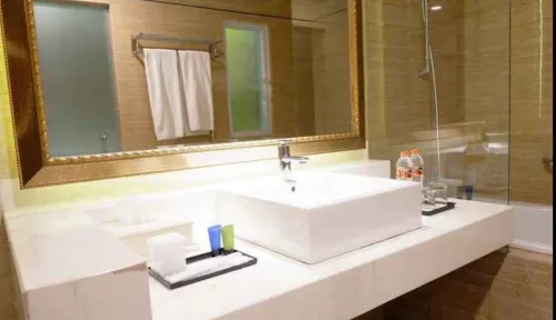 Royal Palm Hotel & Conference Center Cengkareng Kamar Photos
