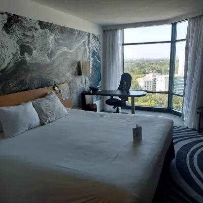 Novotel Toronto North York Rooms Photos