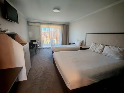 Beachfront Bicheno Rooms Photos