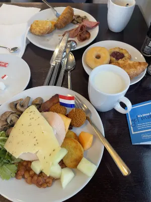 Hampton by Hilton Amsterdam Centre East Dining Photos