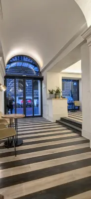 Room Select Via Veneto Public Areas Photos
