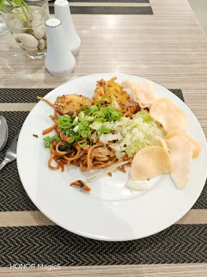 KHAS Makassar Hotel Makanan Photos