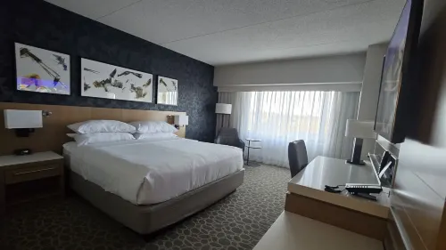 Delta Hotels Calgary Downtown Rooms Photos