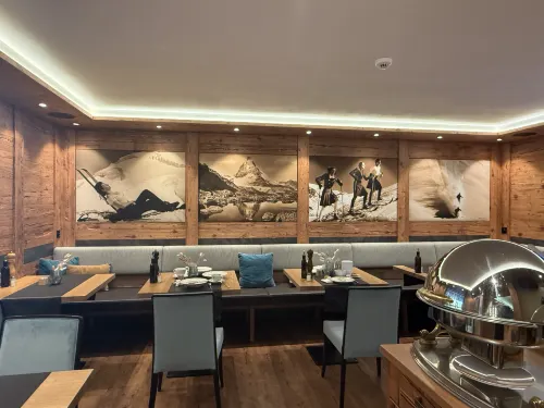 Hotel Hemizeus & Iremia Spa Dining Photos