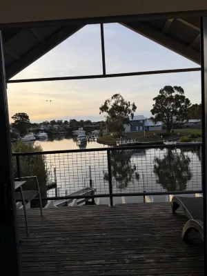Captains Cove Resort - Waterfront Apartments Aree comuni Photos
