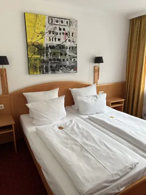 Centro Hotel Mondial München, Trademark Collection by Wyndham Zimmer Photos