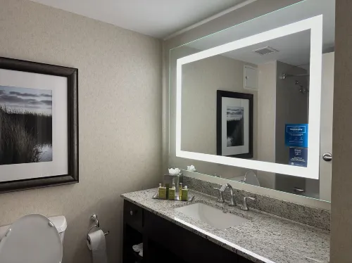 DoubleTree by Hilton Hotel Boston Bayside Rooms Photos