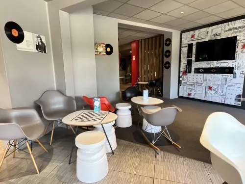 Hôtel IBIS Avignon Sud Espaces publics Photos