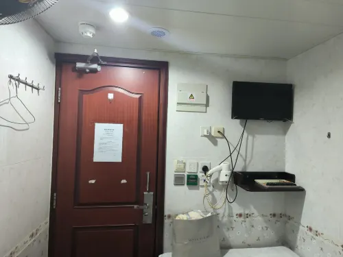 Everest Hostel Block E Rooms Photos