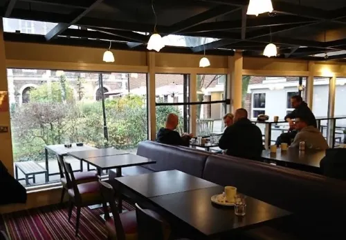 Safestay London Kensington Holland Park Photos