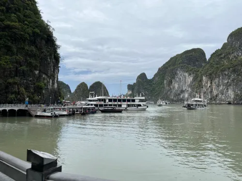 Khách sạn Alex Hạ Long Xung quanh Photos