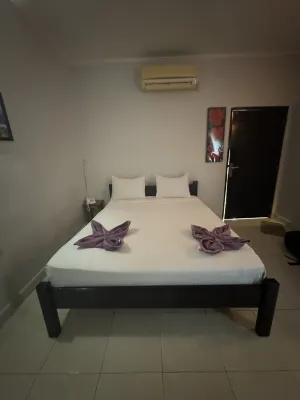 CF Komodo Hotel Kamar Photos