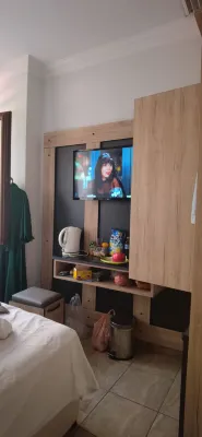 Galley Hotel Kamar Photos