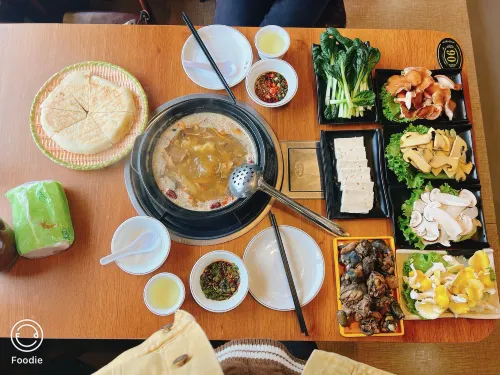 Qinshi Mingyue Xiangting Inn Dining Photos