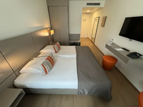 Lake Geneva Hotel Rooms Photos