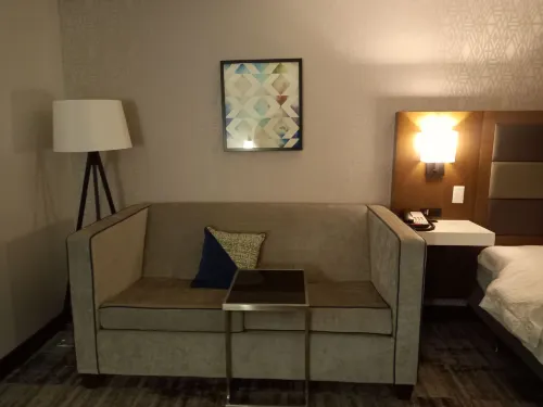 Hampton Inn and Suites by Hilton Windsor Rooms Photos