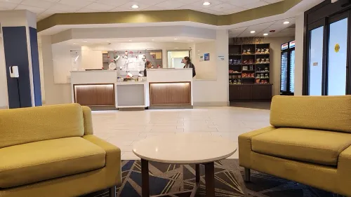 Holiday Inn Express & Suites Miami - Hialeah Public Areas Photos