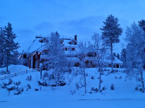 Kakslauttanen Arctic Resort - Igloos and Chalets À proximité de l'hôtel Photos