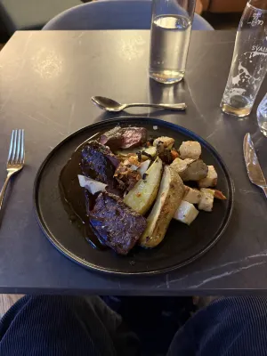 Svalbard Hotell | Polfareren Dining Photos