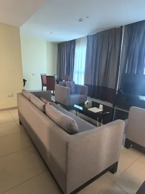 Ramada by Wyndham Downtown Dubai Zimmer Photos