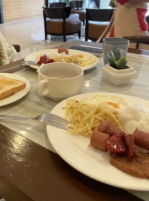 NS Royal Hotel Ăn uống Photos