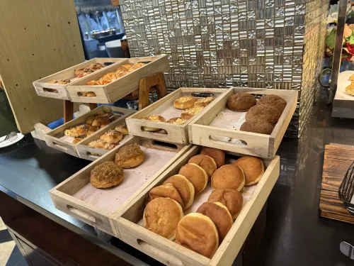 Hotel Amaroossa Grande Bekasi Makanan Photos