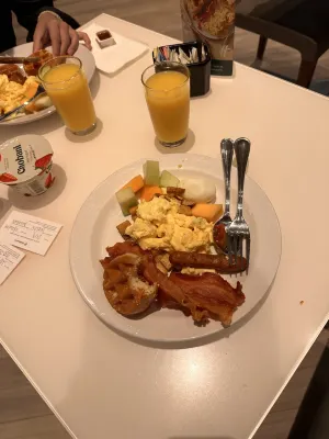 Holiday Inn Baltimore BWI Airport Dining Photos
