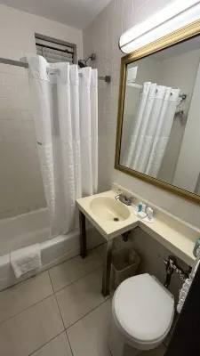 Ramada by Wyndham Jersey City Kamar Photos