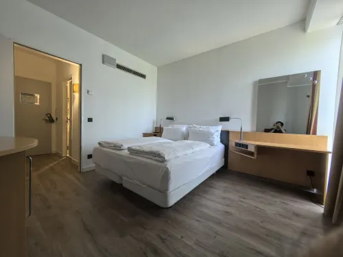 NH Duesseldorf City Rooms Photos
