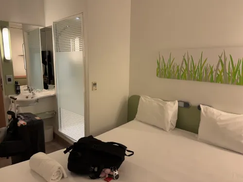 Ibis Budget Belfast City Centre Rooms Photos