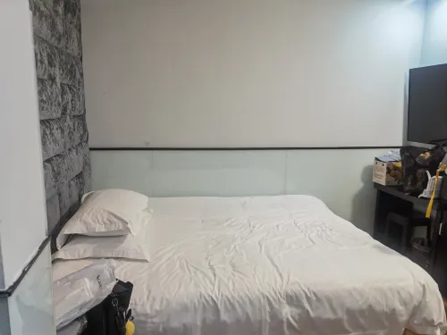 Haifa Hotel (Global Harbor Jinshajiang Road Subway Station) Camere Photos