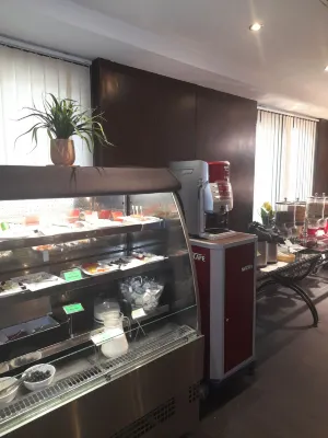 Howard Johnson by Wyndham Bur Dubai Photos