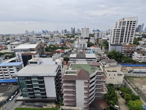 Pinnacle Lumpinee Park Hotel À proximité de l'hôtel Photos