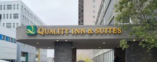 Quality Inn & Suites Yellowknife Außen Photos