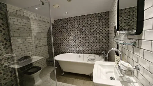 Hotel Indigo Bath Rum Photos