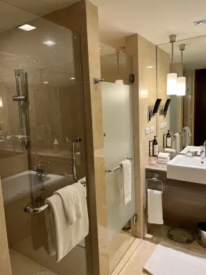 Fairmont Makati Kamar Photos
