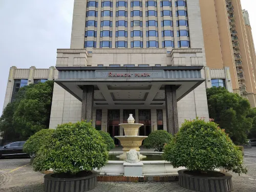 Ramada Plaza by Wyndham Kunshan Qiandeng Extérieur Photos