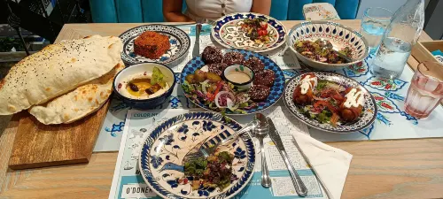 هيلتون دبي ذا ووك تناول الطعام Photos