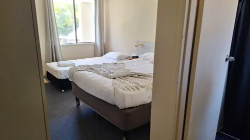 Ocean Parade Motel Rooms Photos