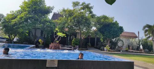 Hotel d'Season Premiere Jepara Relaksasi & Rekreasi Photos