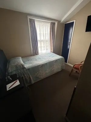 Mitre House Hotel Rooms Photos