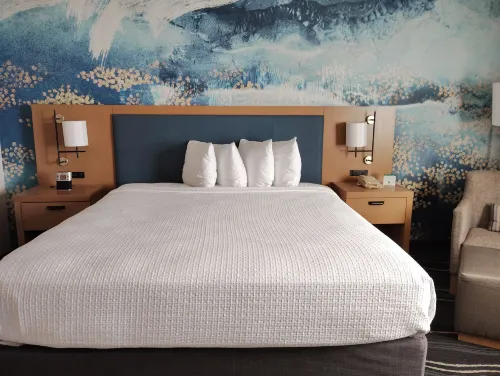 Best Western Plus Marina Gateway Hotel Rooms Photos