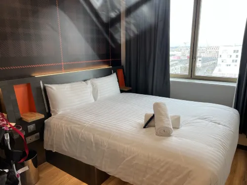 EasyHotel Paris Nord Aubervilliers Camere Photos