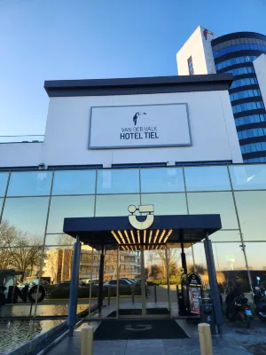 Van der Valk Hotel Tiel Esterni Photos