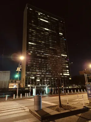 Millennium Hilton New York One UN Plaza Exterior Photos