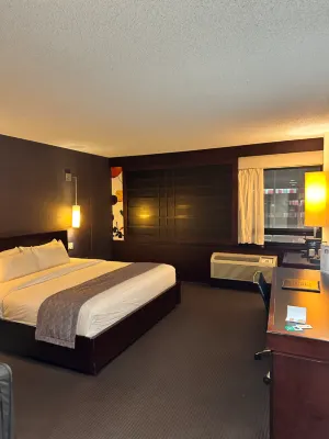 Hotel Ruby Foo's Rooms Photos