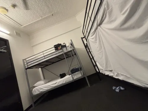 Maze Backpackers - Sydney Zimmer Photos