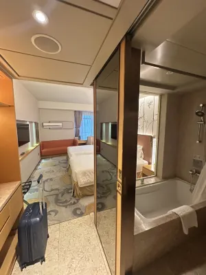 Hotel Golden Dragon Rooms Photos